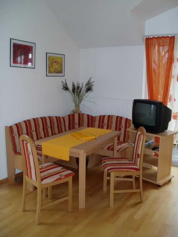 Pension Puehringer Mondsee Room photo